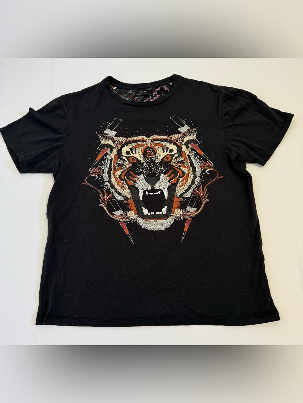 Zara Man Black Tiger Sequin Graphic Tee Shirt - Size Large